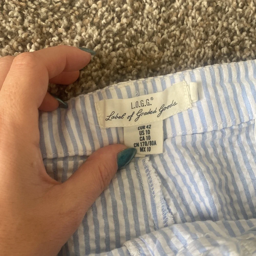 Striped Shorts - Picture 3 of 3